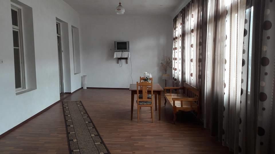 N&N Guest House Mestia Eksteriør bilde