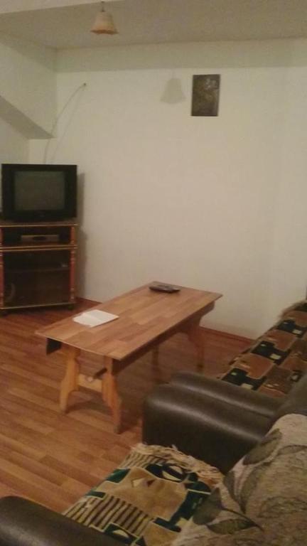 N&N Guest House Mestia Eksteriør bilde